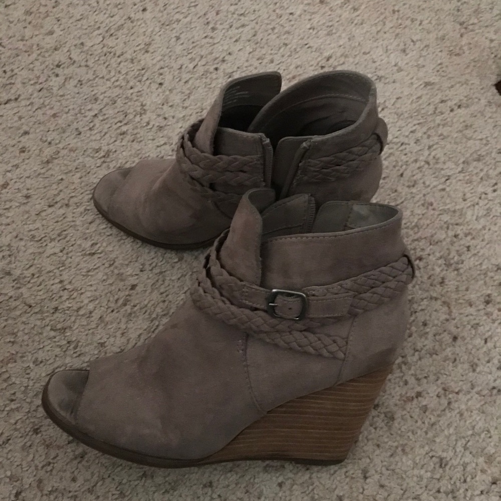 Steve Madden open toe booties